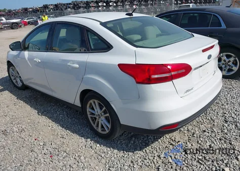 2015 Ford Focus Se z USA, uszkodzony, nr VIN 1FADP3F26FL316636